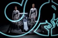 Yuki Tsunoda und Pierre Gasly (c) Red Bull Content Pool Joerg Mitter.jpg