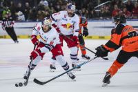 Florian Baltram (EC RBS), Michael Schiechl (EC RBS) und Erik Kirchschlaeger (99ers) (c) GEPA pictures Jasmin Walter.jpg