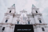UEFA SUPER CUP Trophy (c) Fabian Weirather FC Red Bull